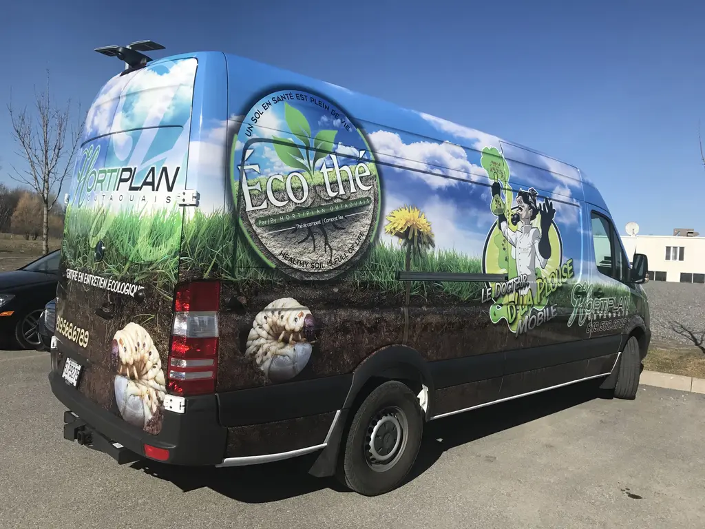 Camion Hortiplan Outaouais — équipement et service sol vivant, paysagiste certifié