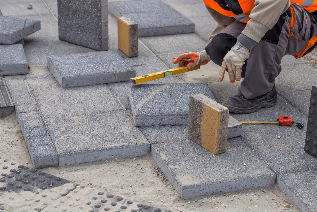 coupe pave uni installation interlock precision Gatineau
