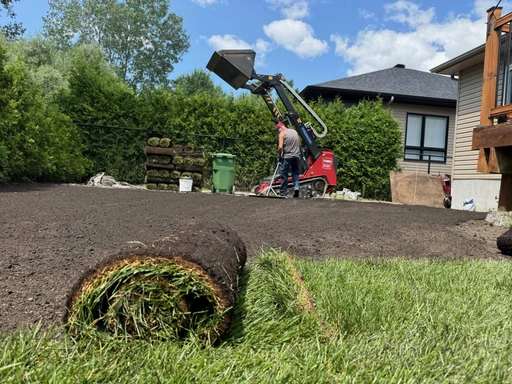 installation tourbe machinerie terrain preparation Gatineau